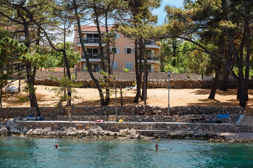 Apartments Mare & Mons Deluxe Малинска Экстерьер фото