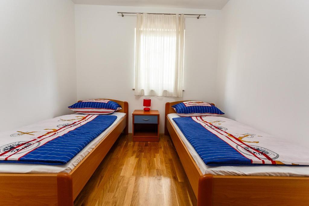 Apartments Mare & Mons Deluxe Малинска Номер фото