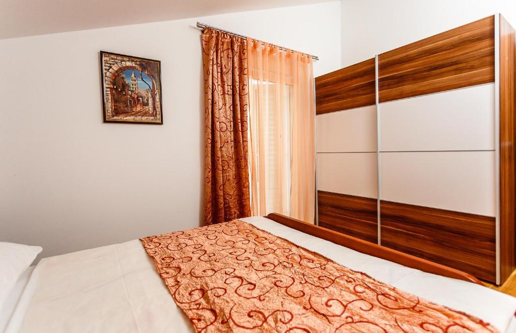 Apartments Mare & Mons Deluxe Малинска Номер фото