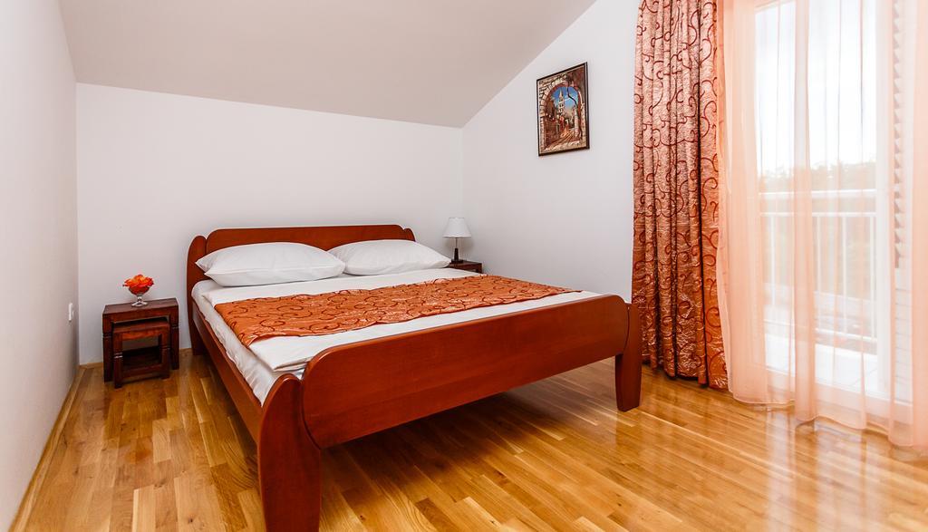 Apartments Mare & Mons Deluxe Малинска Экстерьер фото