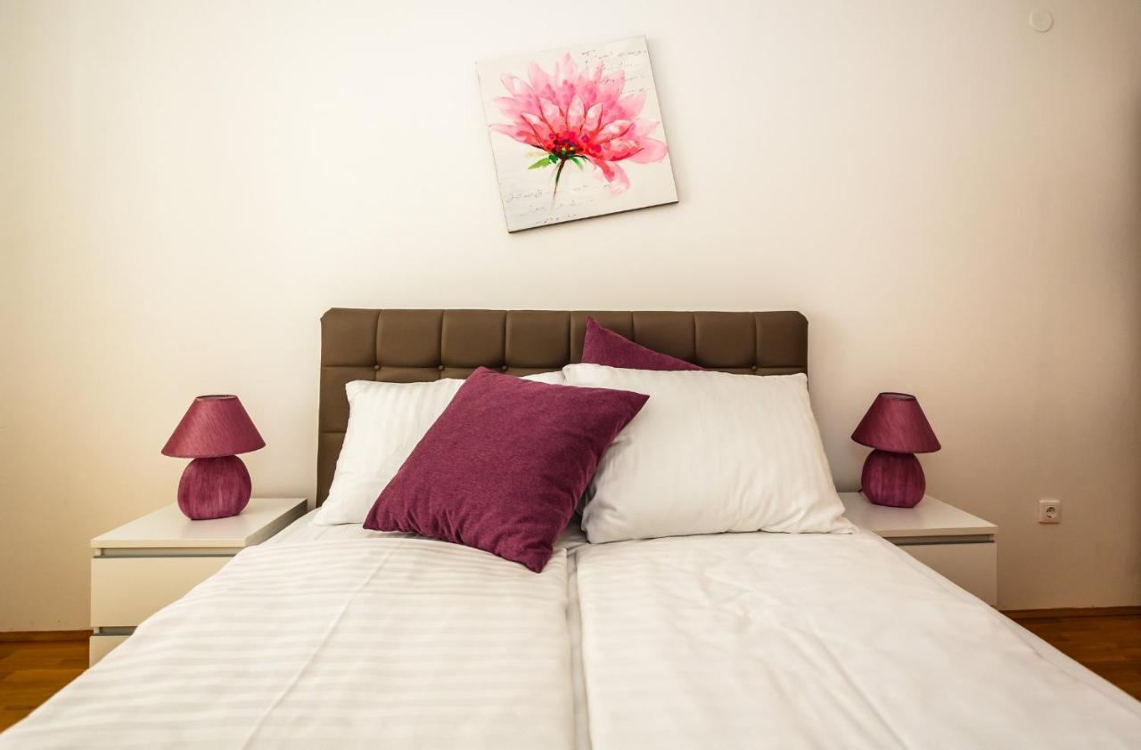 Apartments Mare & Mons Deluxe Малинска Экстерьер фото